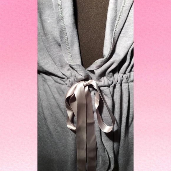 🌚NWOT🌚Grey Hoodie🌚 - Picture 2 of 2